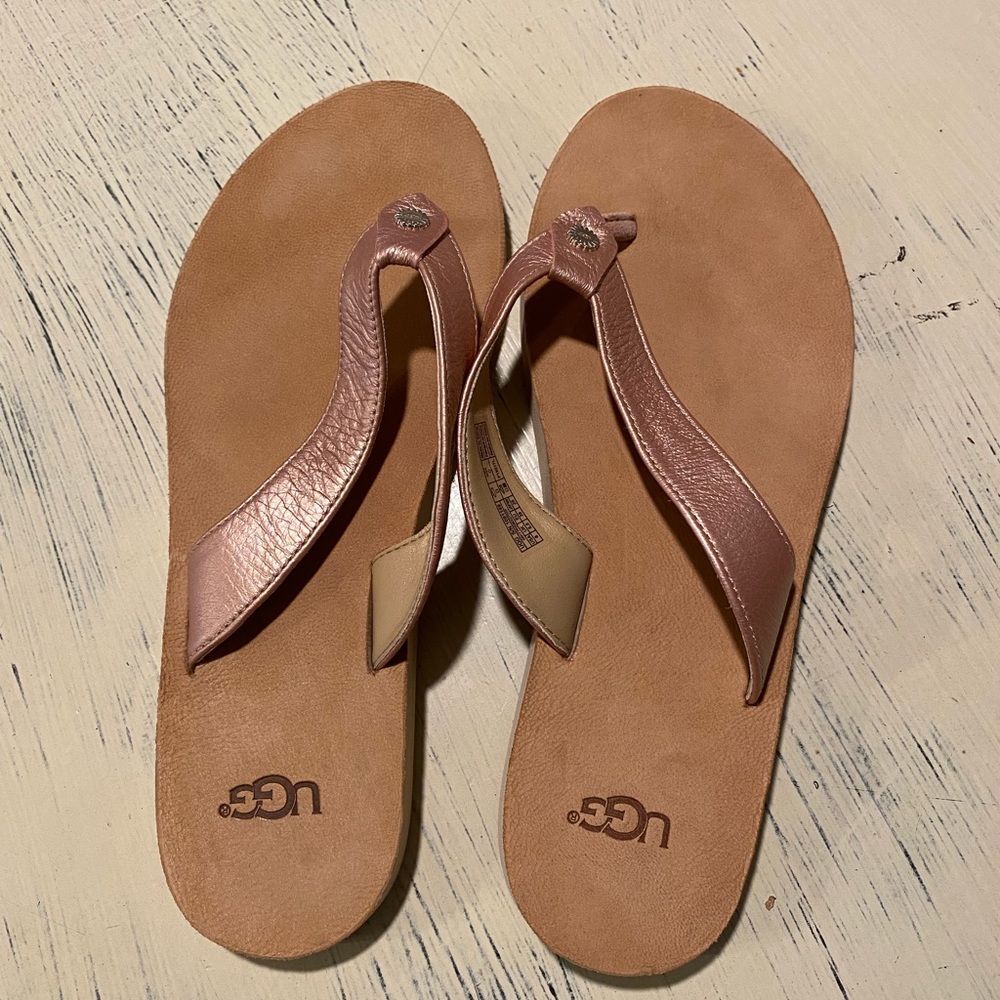 UGG flip flops